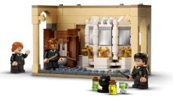 Warner Bros Hogwarts Polyjuice Potion Mistake LEGO -Harry Potter 76386 web pri nobg