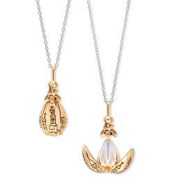 Warner Bros Charmed Aroma Golden Egg Candle -Harry Potter CA 1800x1899 GoldenEggNecklace