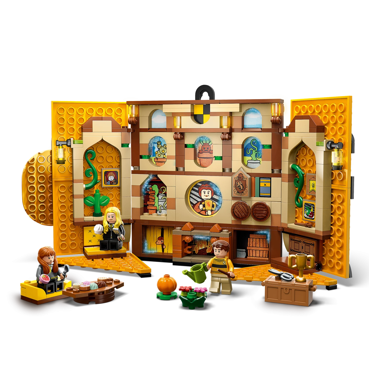 Warner Bros Hufflepuff House Banner LEGO 4 Warner Bros Hufflepuff House Banner LEGO - Image 2