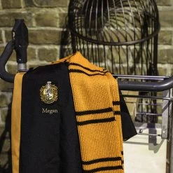 Warner Bros Personalised Hufflepuff Robe -Harry Potter HufflepuffScarf1 58915f2d a986 4bc4 89e8 9d0e508e8348
